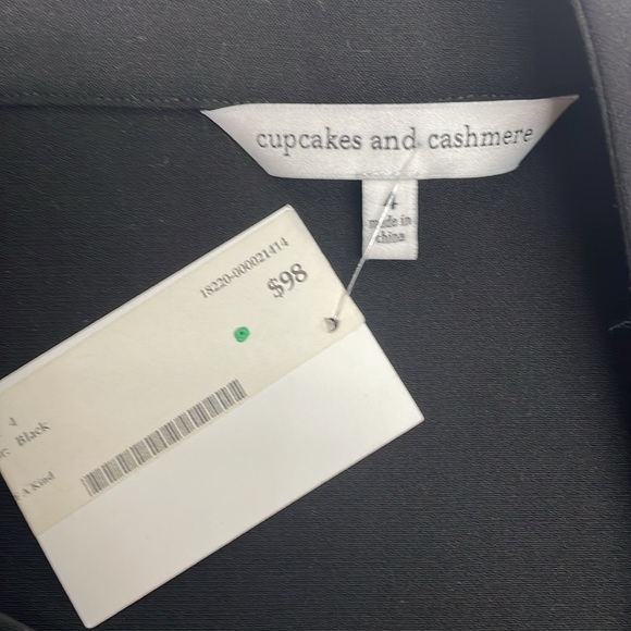 Black skirt with lace/fringe hem NWT - Picture 5 of 7